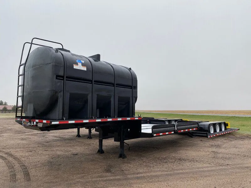 RoadRuner Manufacturing Model 4000 Sprayer Trailer